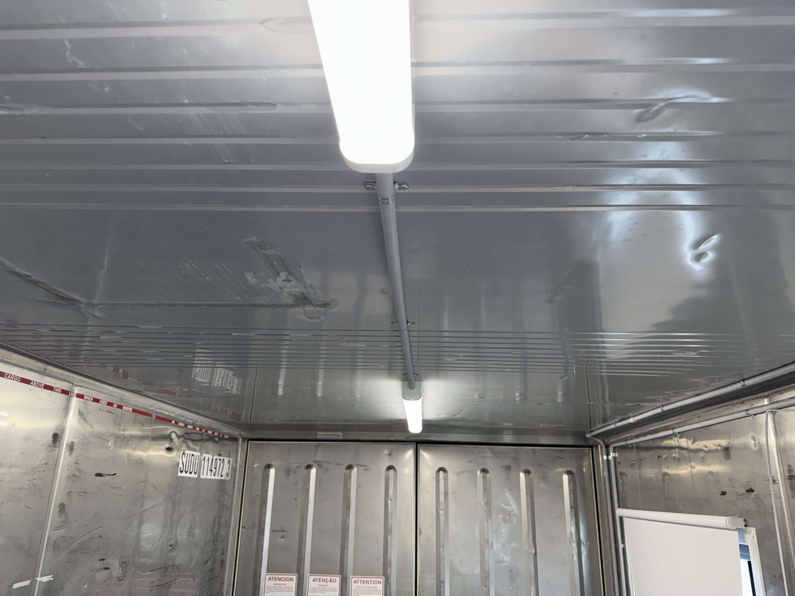 Electrical fitout in a reefer